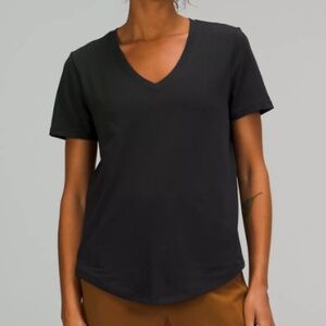 Lululemon Love V-Neck T-Shirt - Black
